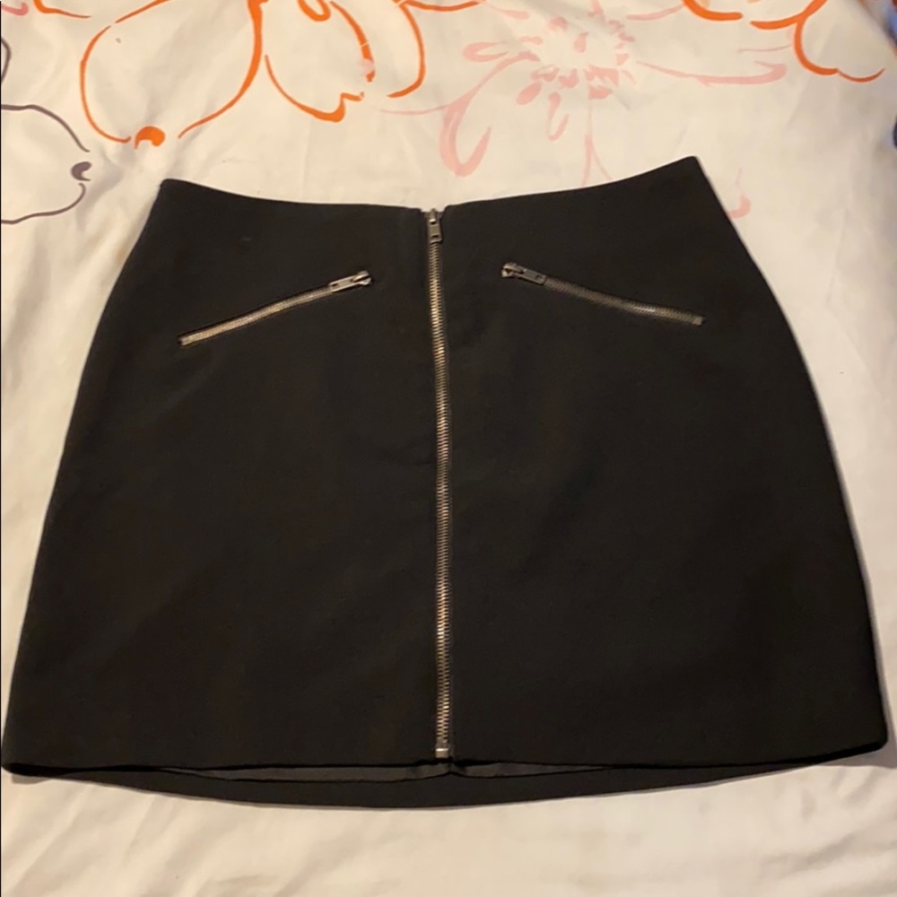 🔥SALE🔥 6/$25 ✨Black Mini Skirt with Zippers✨